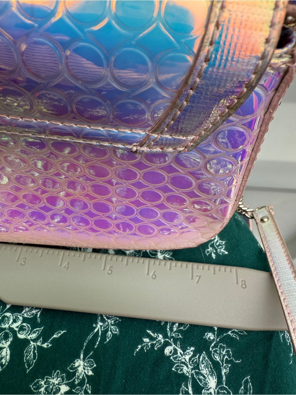 Nine West Iridescent Pink Purple Bubble-Texture Crossbody Bag Gold Chain Strap - Picture 3 of 16
